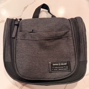 SwissGear Gray Travel Toiletry Bag